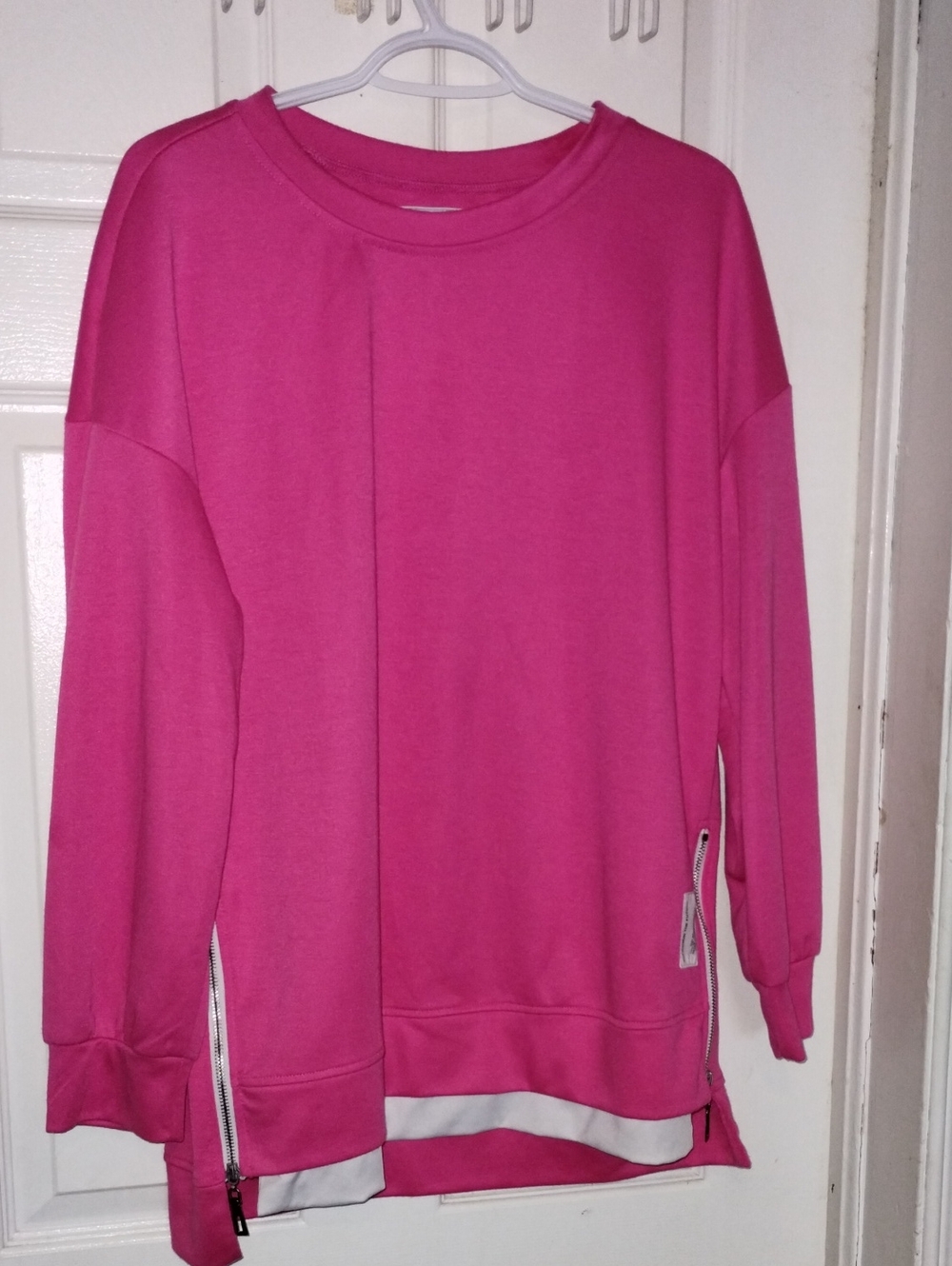Fuchsia Side-Zip High-Low Pullover Sweatshirt .Size L
